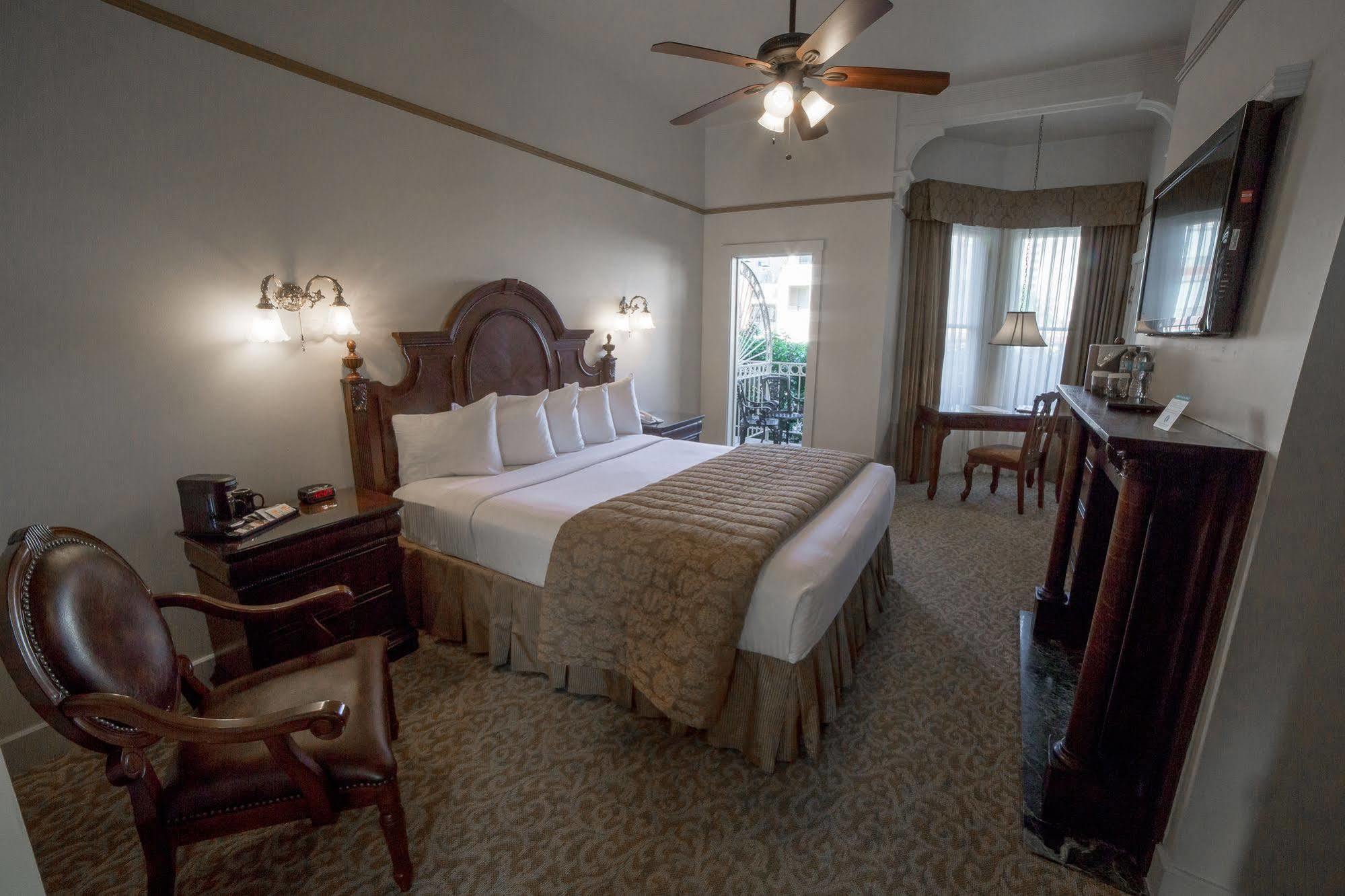 Hotel Horton Grand 4*